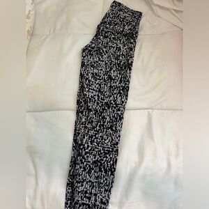 lululemon black/white leggings